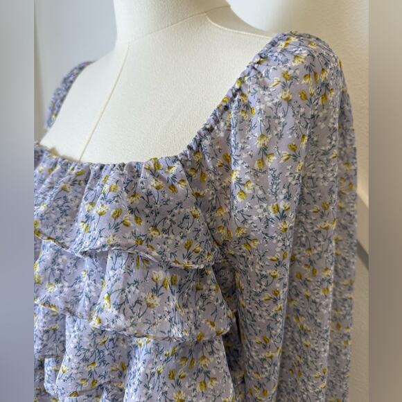 ASTR The Label Blue Ditzy Floral Ruffle Front Open Back Blouse Size Large - Picture 3 of 8
